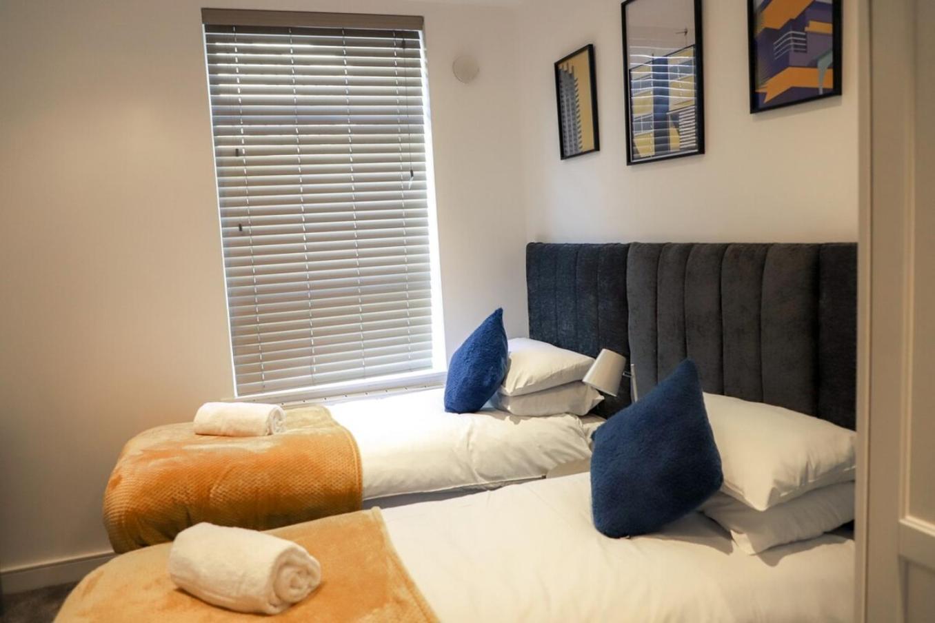 New- Modern 2br Wifi Sleep5 Centre *