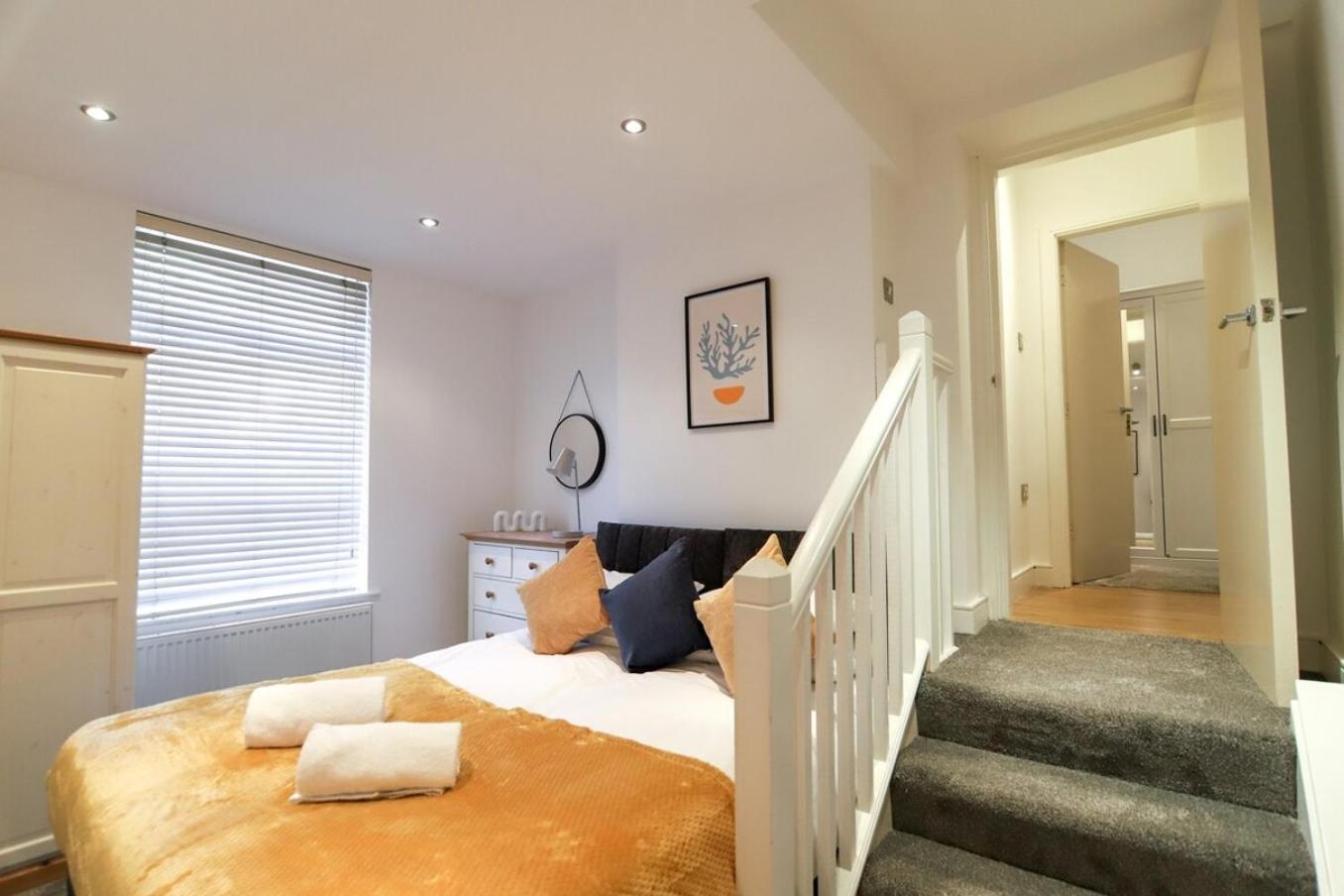 New- Modern 2br Wifi Sleep5 Centre * Sheffield