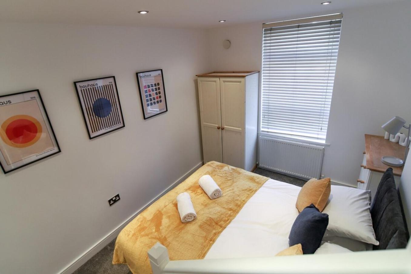 Aparthotel New- Modern 2br Wifi Sleep5 Centre *