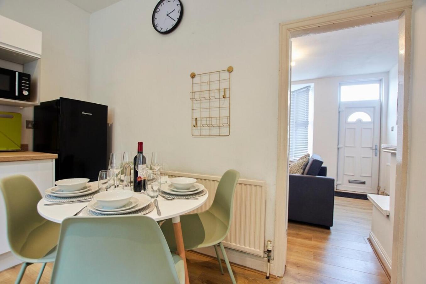 New - 2 Bedroom House Close To Arena, Meadowhall, M1 * Sheffield