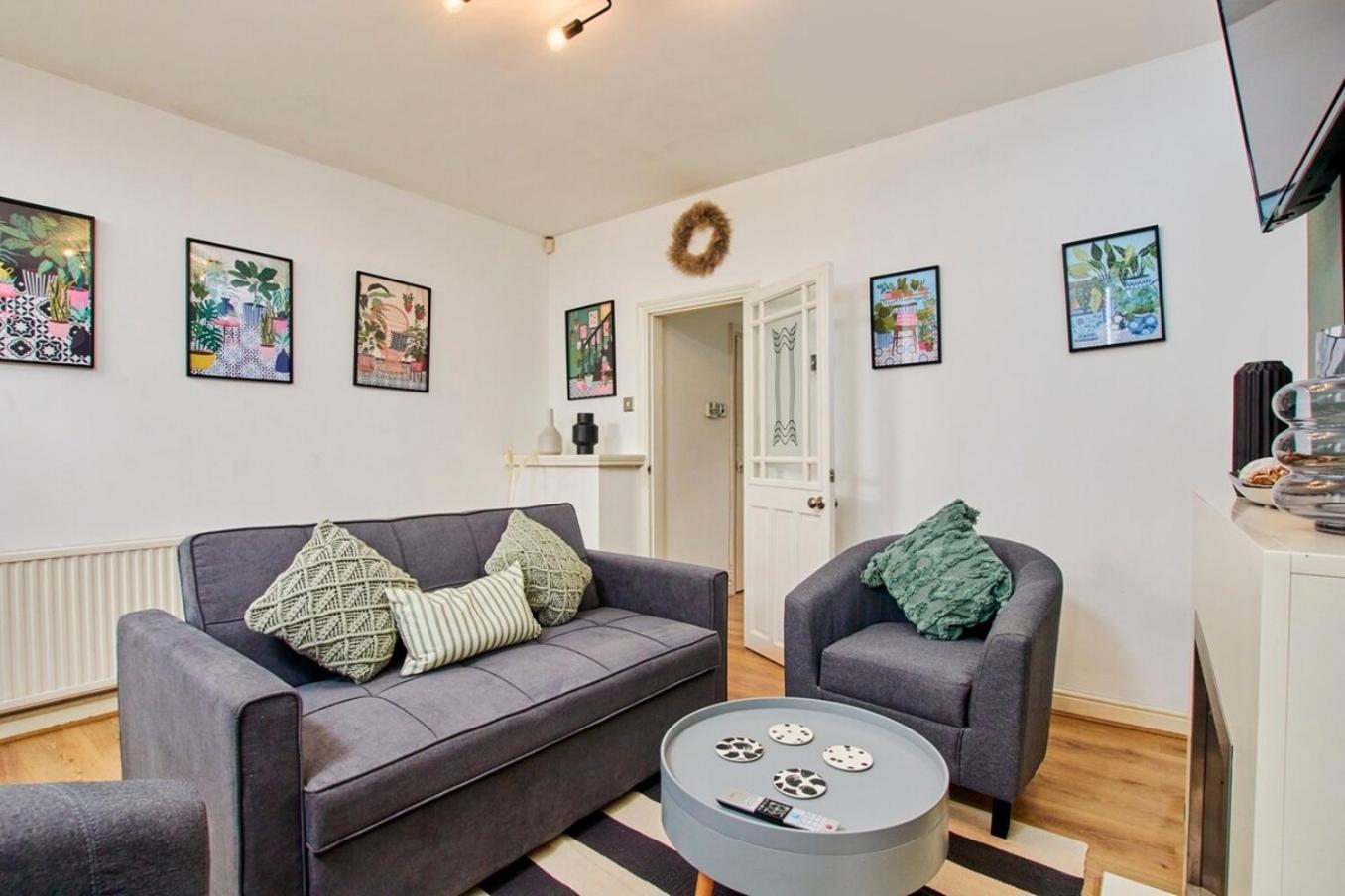 Holiday home New - 2 Bedroom House Close To Arena, Meadowhall, M1 *