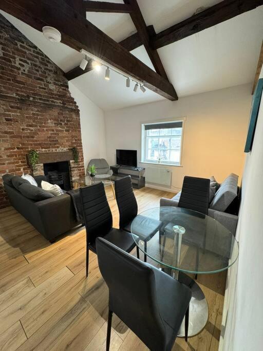 Comfy Flat For 6 In Center Gs306 * Sheffield