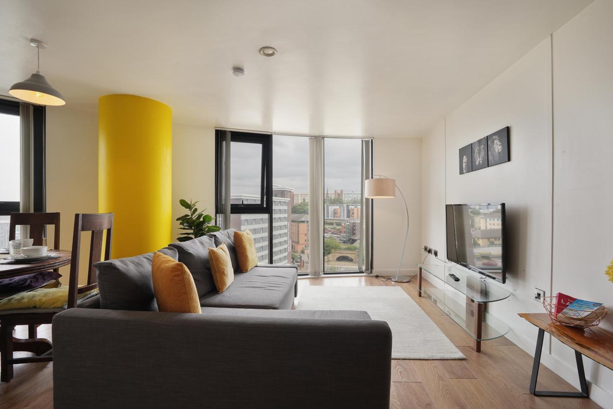 Apartment Spacious 2 Bed 98 - Centre, Great Views & Free Netflix - Hosted By Host Save Sheffield