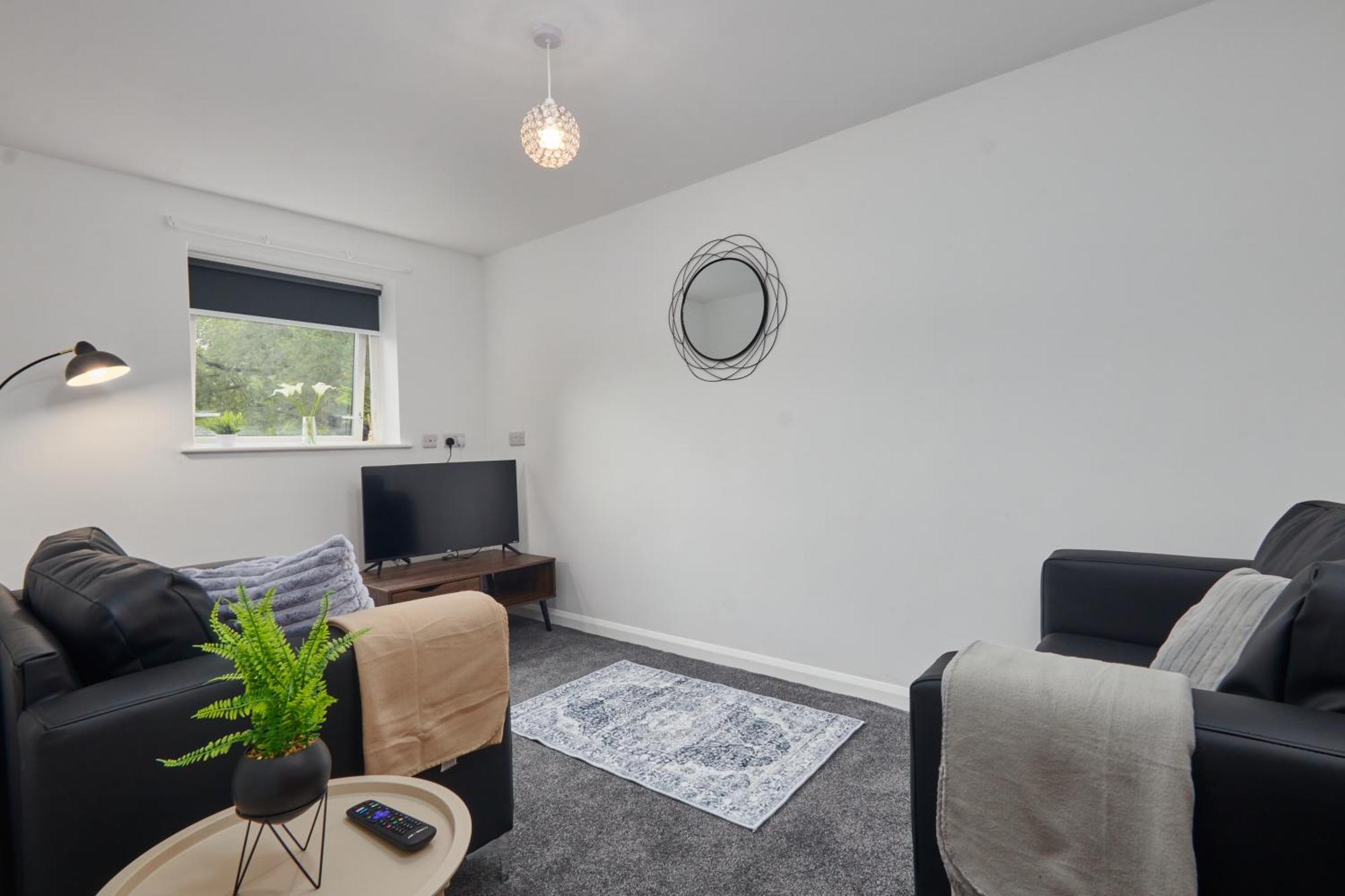 Holiday home 4 Bed- Centre- Free Secure Parking- Monthly & Weekly Sheffield