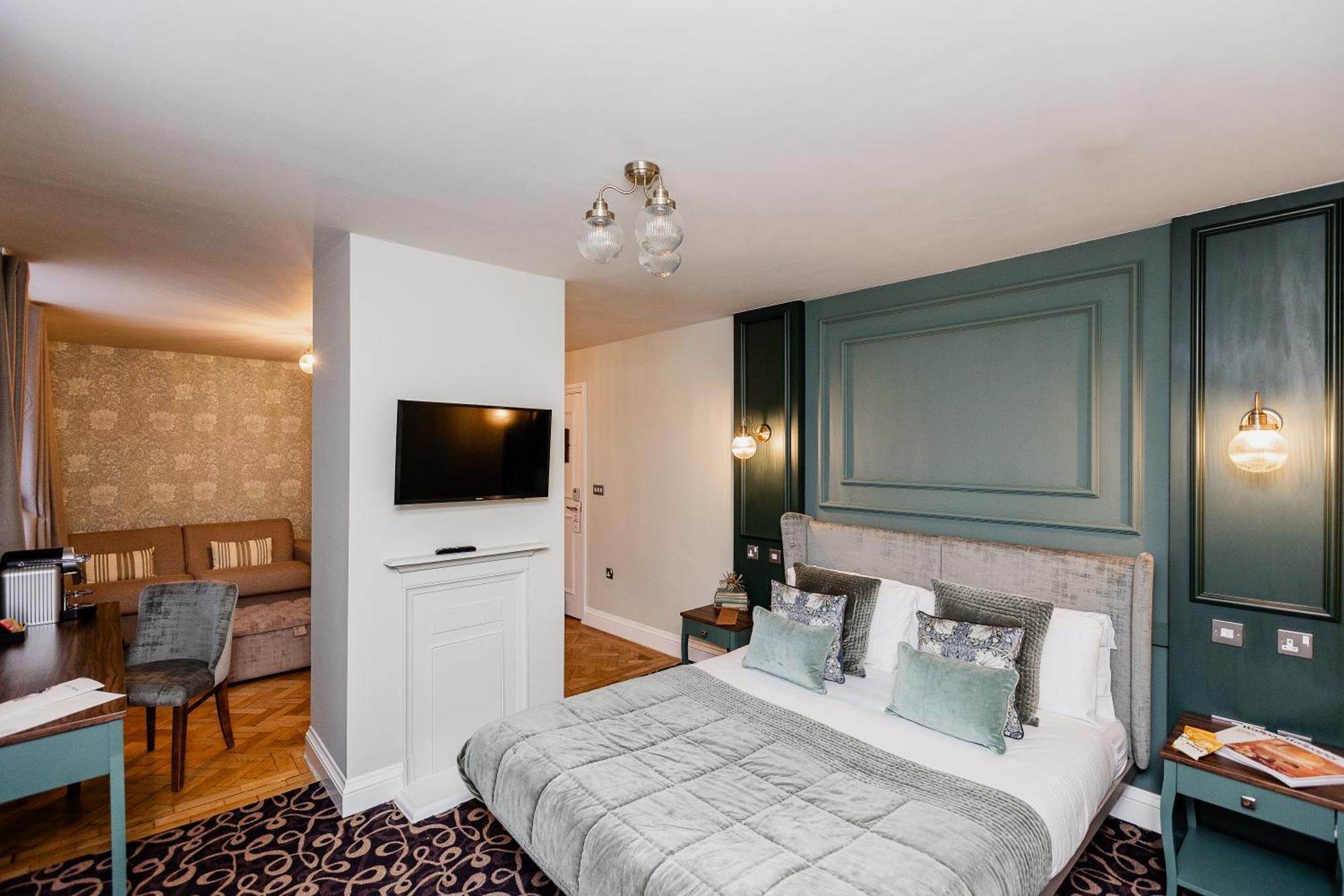 Halifax Hall Hotel