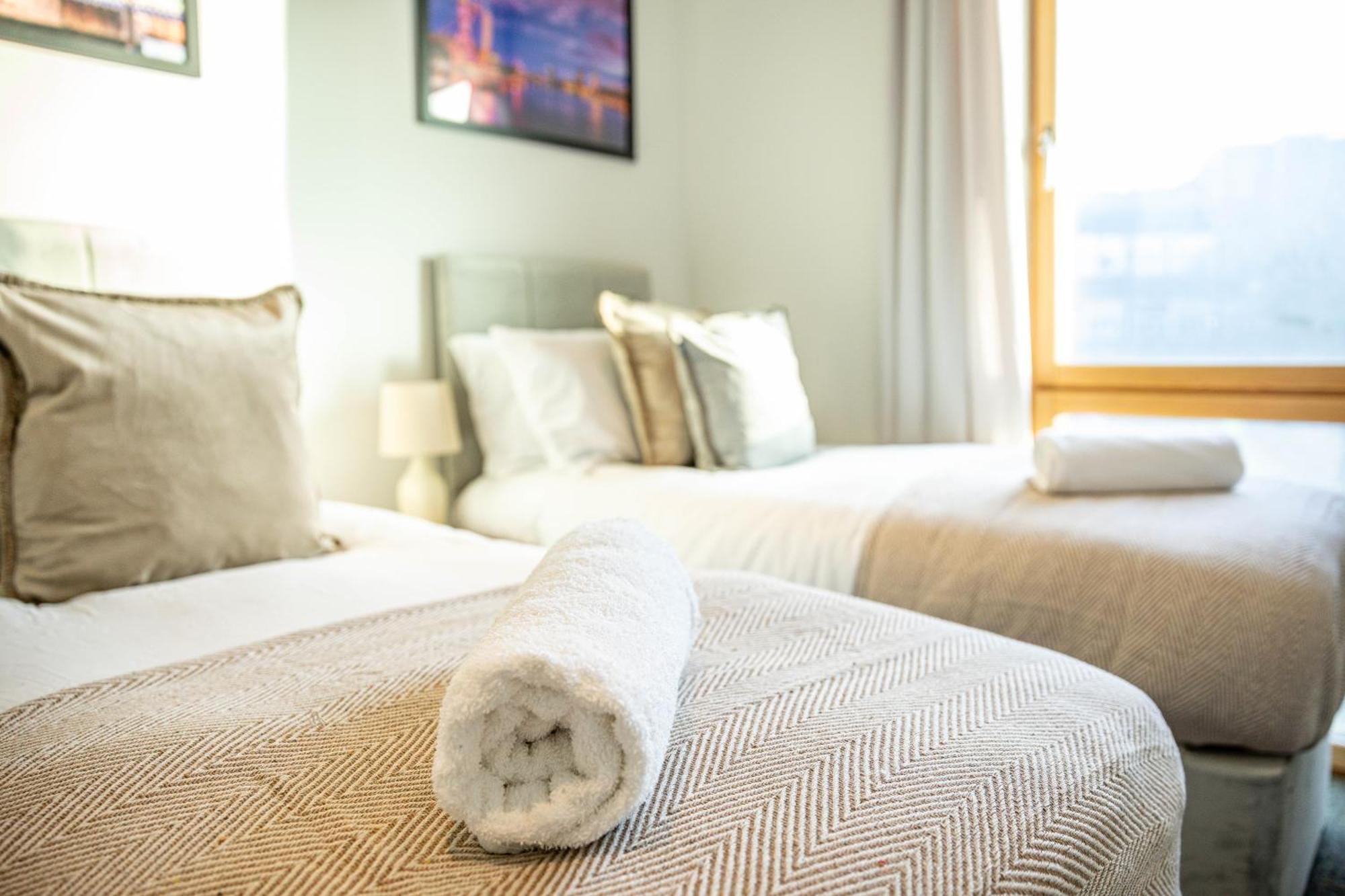 Elegant Shire House Apartment Sheffield