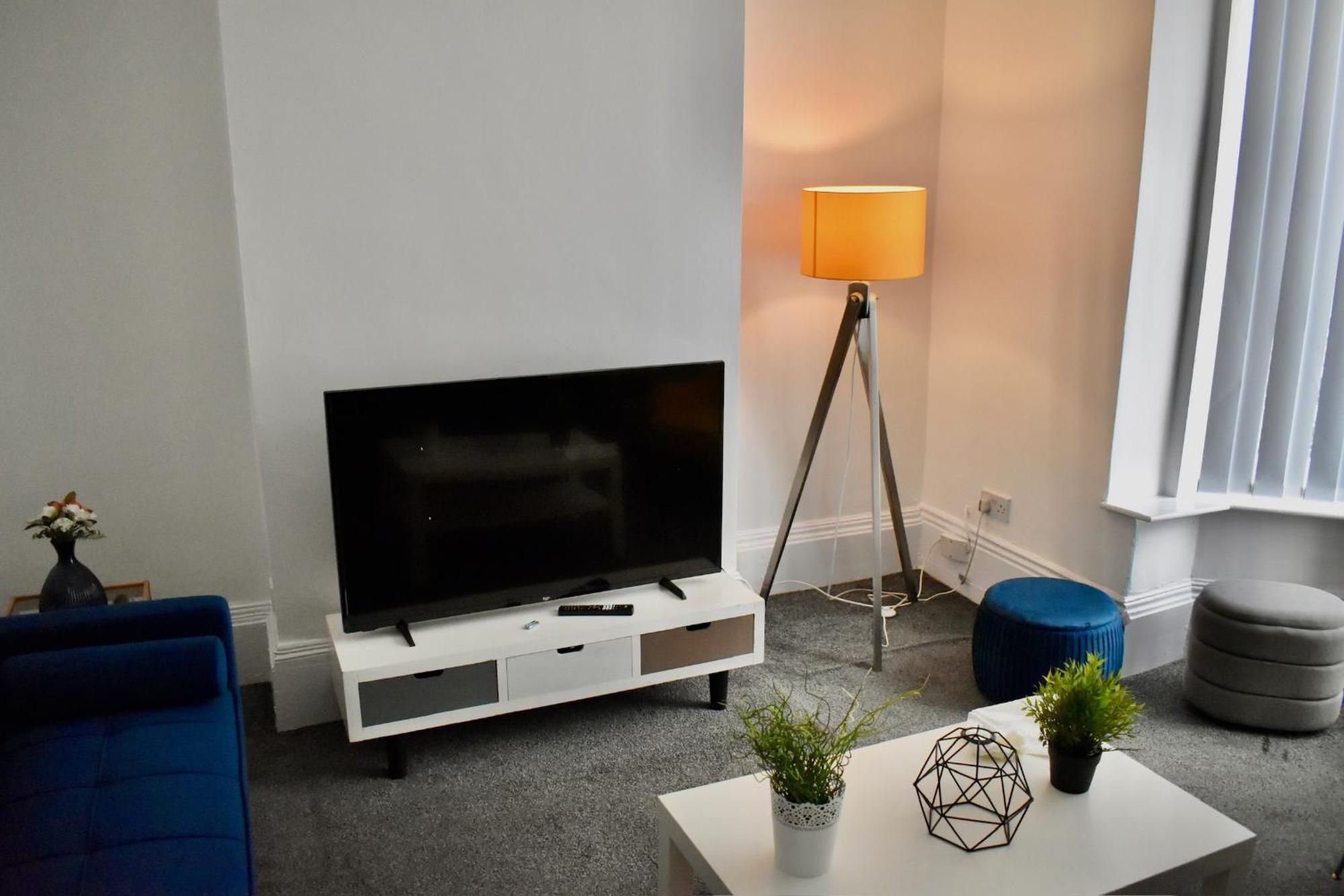 4bedroom House With Free Wi-fi Near The Centre Apartment *