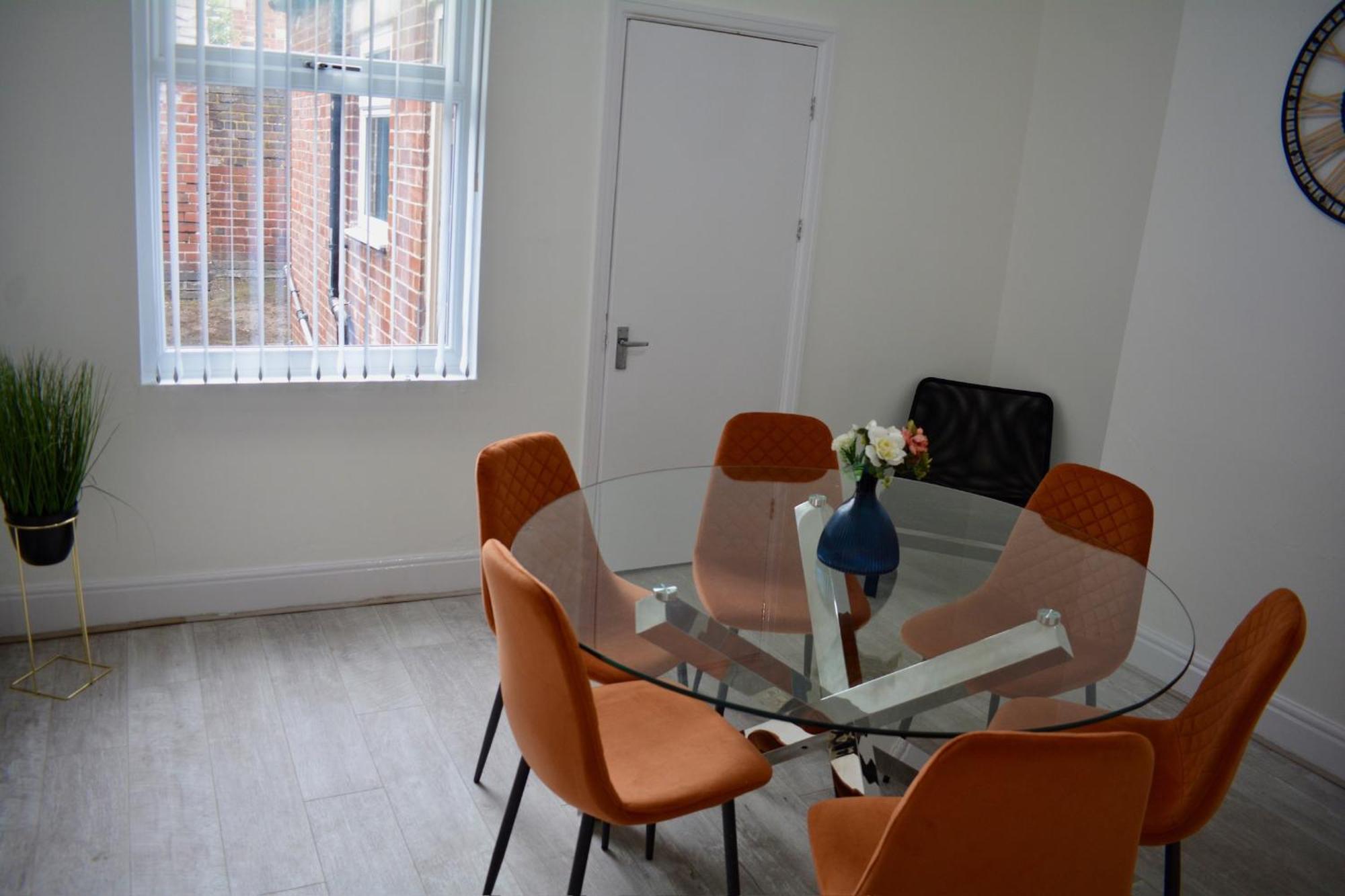 4bedroom House With Free Wi-fi Near The Centre *