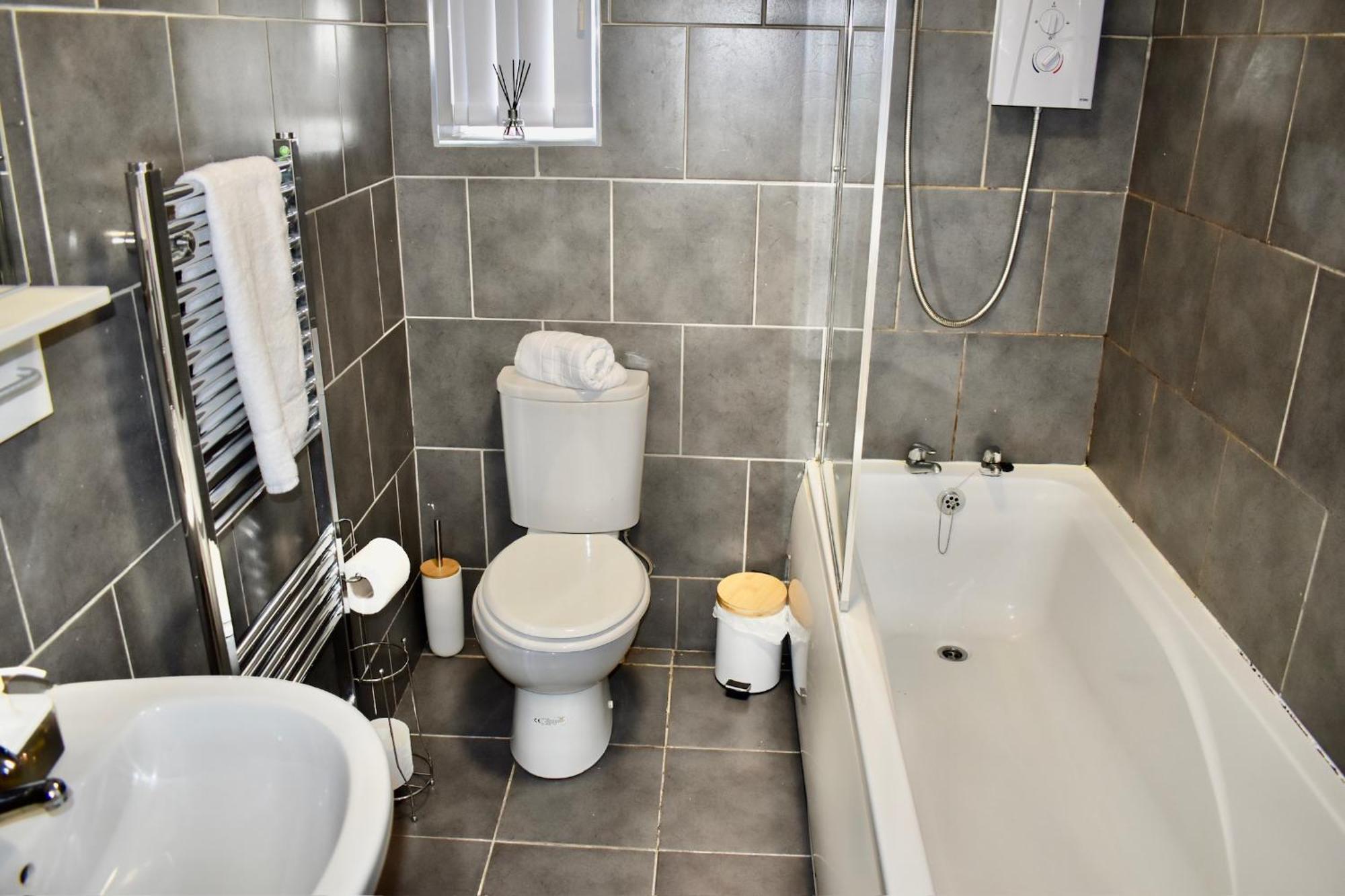 4bedroom House With Free Wi-fi Near The Centre Apartment