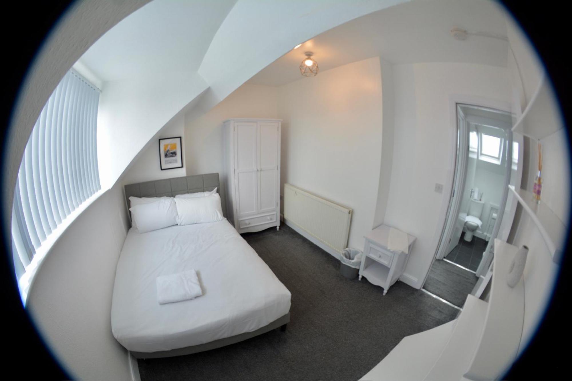 4bedroom House With Free Wi-fi Near The Centre Apartment *
