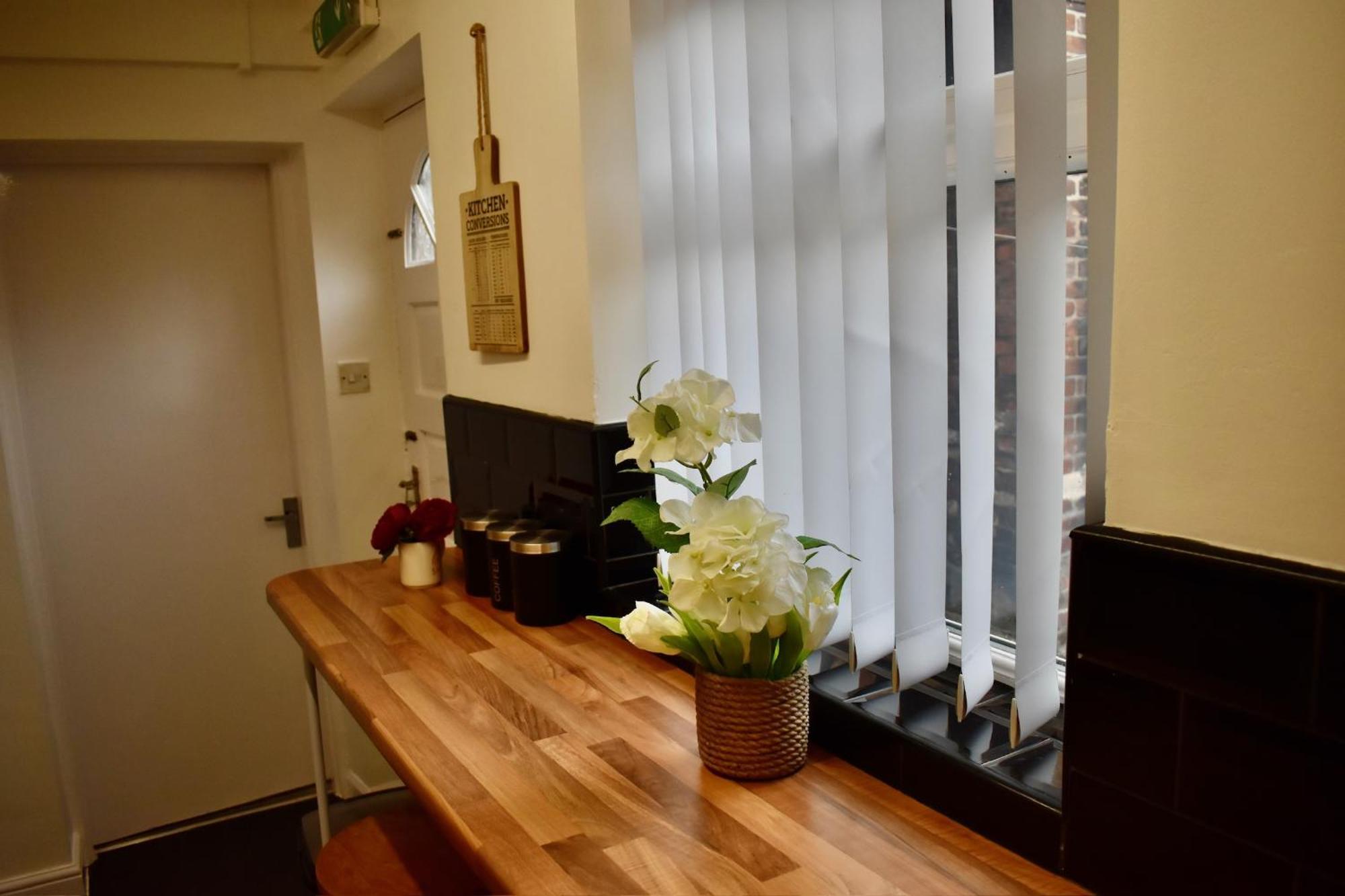4bedroom House With Free Wi-fi Near The Centre Apartment *