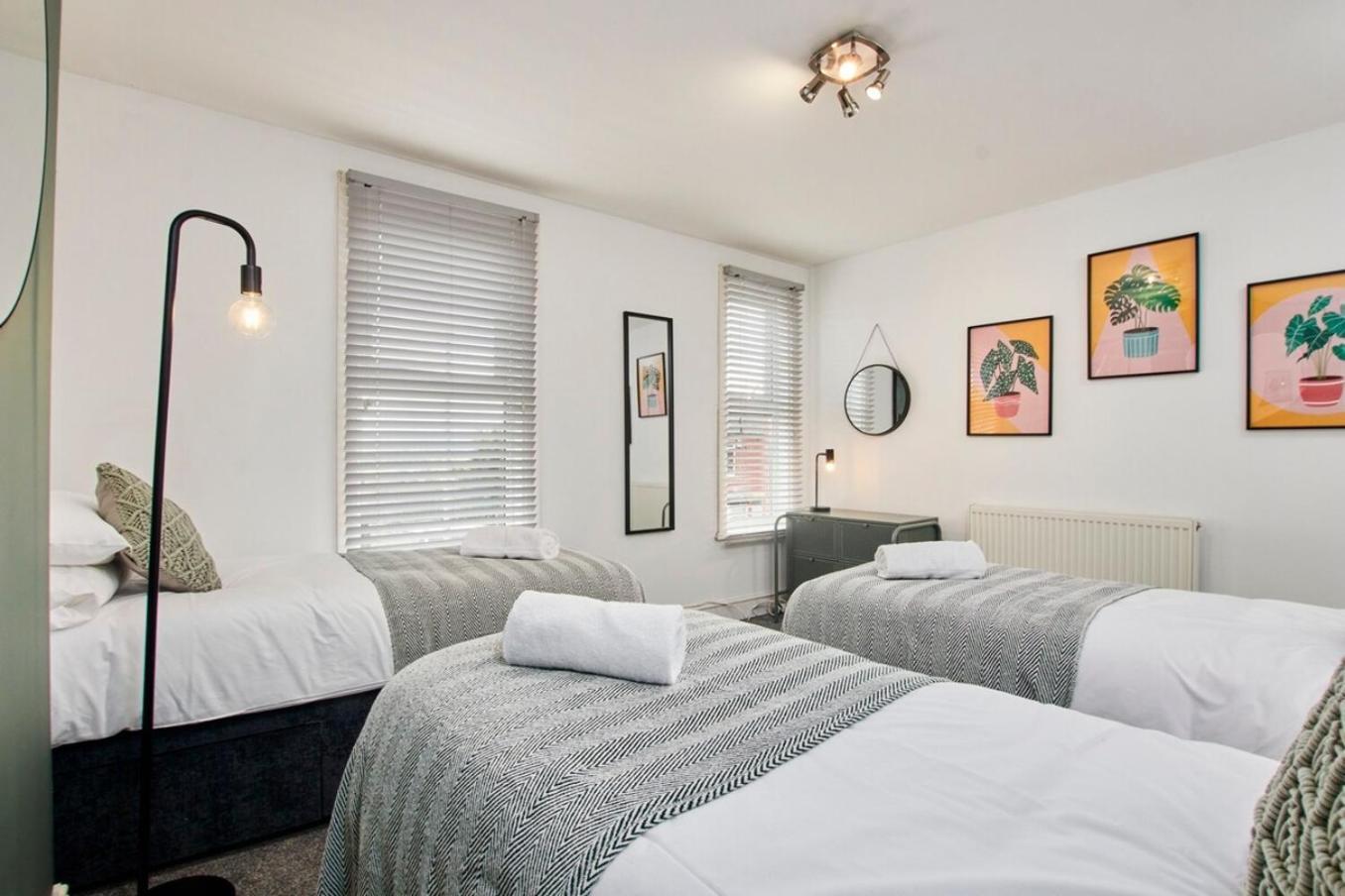 New - 2 Bedroom House Close To Arena, Meadowhall, M1 Holiday home *