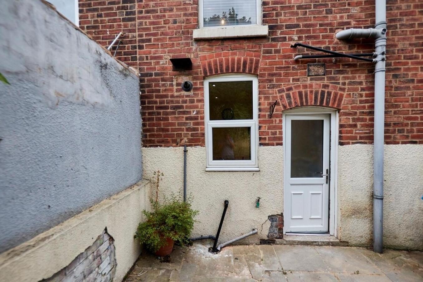 New - 2 Bedroom House Close To Arena, Meadowhall, M1 * Sheffield
