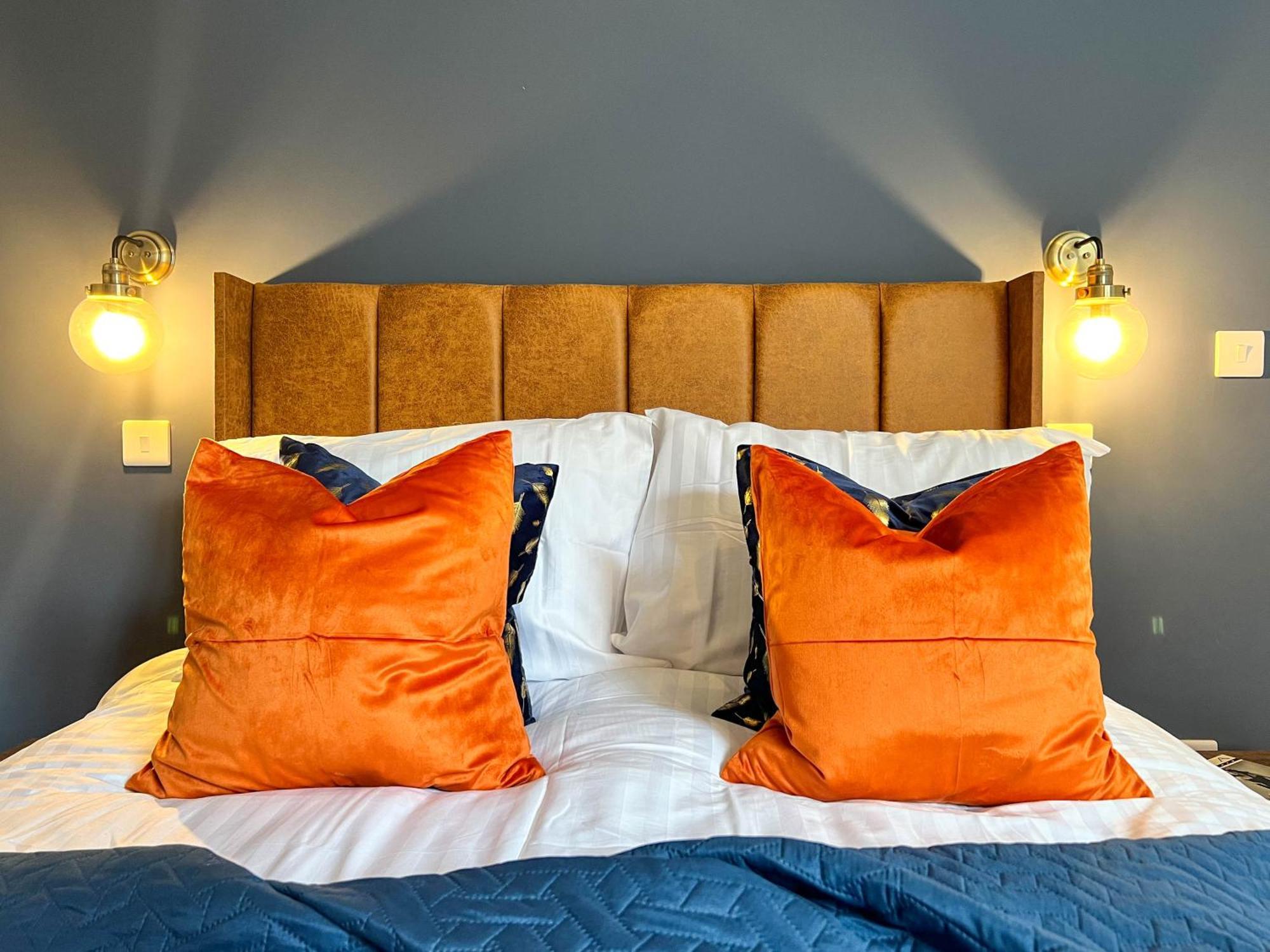 Hanover - Stylish 1 Bedroom Suites, Centre - Hosted By Host Save