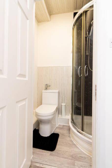1 - Stylish In A Shared House *