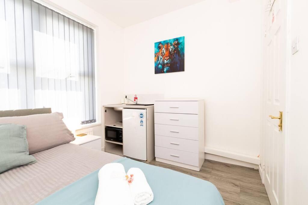Apartment 1 - Stylish In A Shared House
