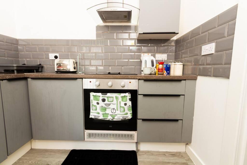 1 - Stylish In A Shared House Sheffield
