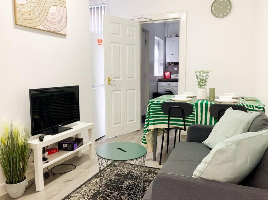 1 - Stylish In A Shared House Apartment