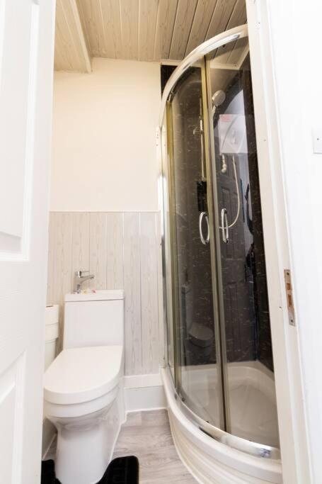 1 - Stylish In A Shared House * Sheffield