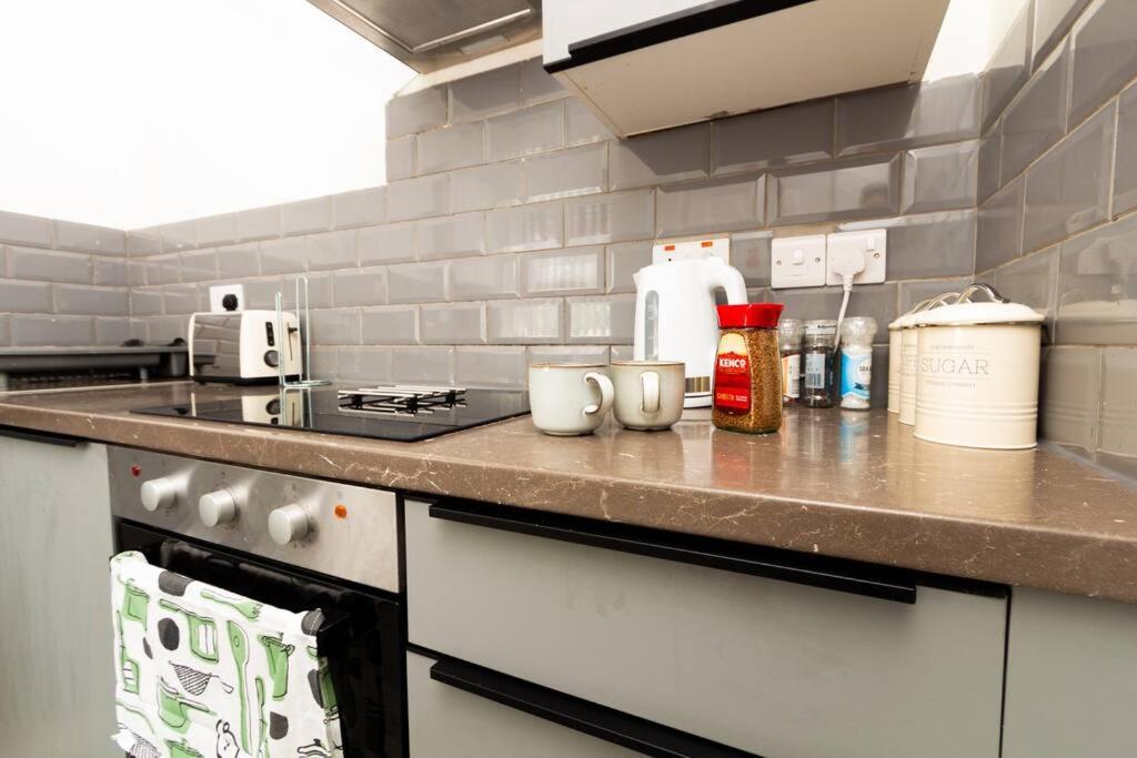 1 - Stylish In A Shared House * Sheffield