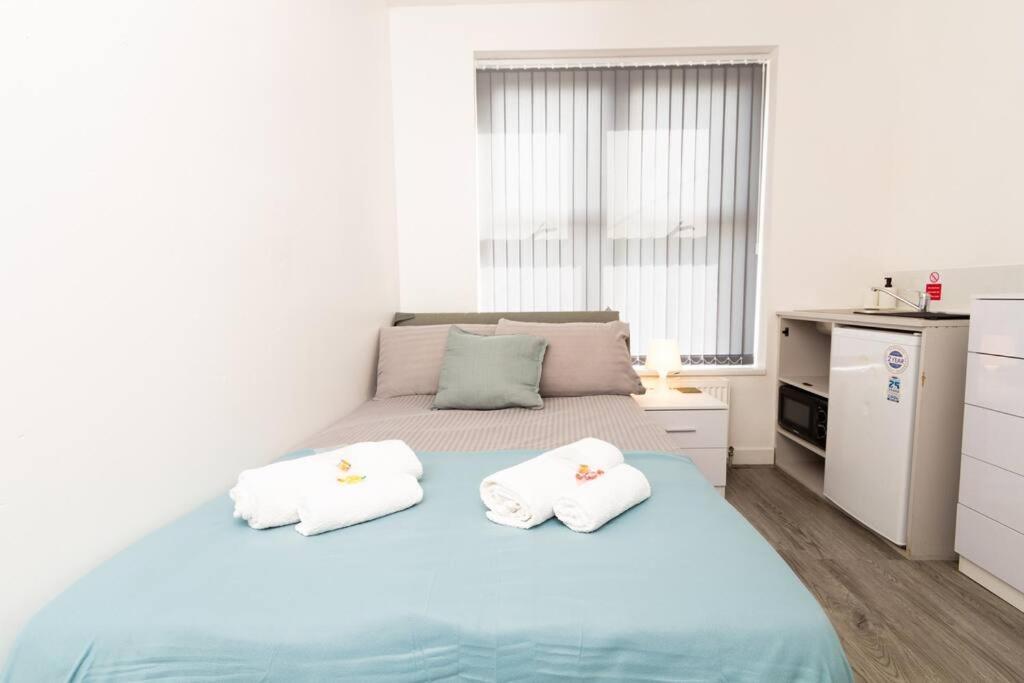 Apartment 1 - Stylish In A Shared House *