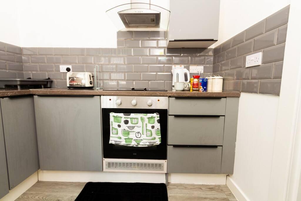 2 - Stylish Private In A Shared House *