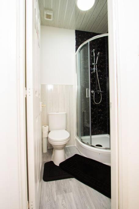 2 - Stylish Private In A Shared House * Sheffield