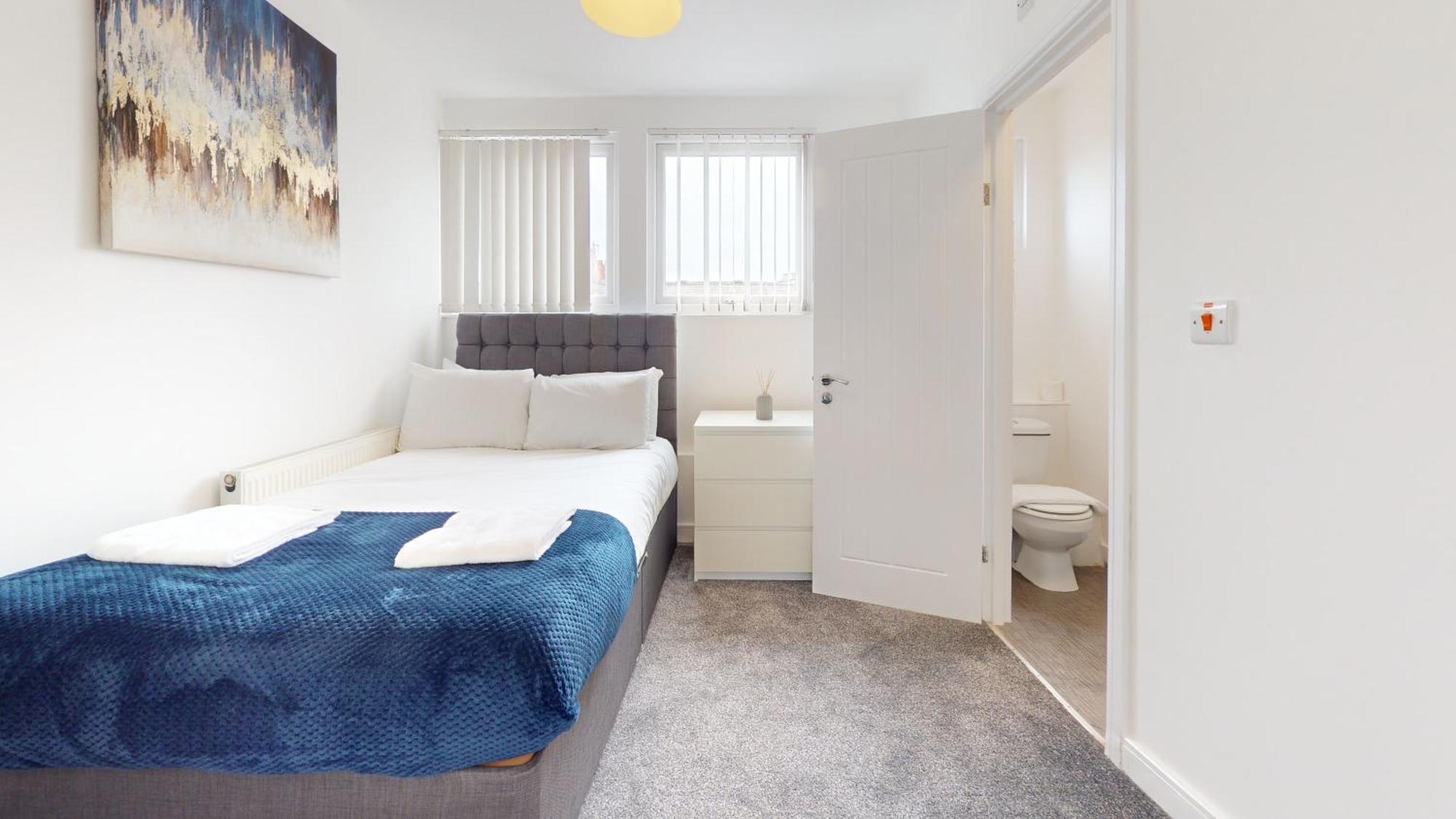 4bed And 4bath House Near Centre With Free Wifi
