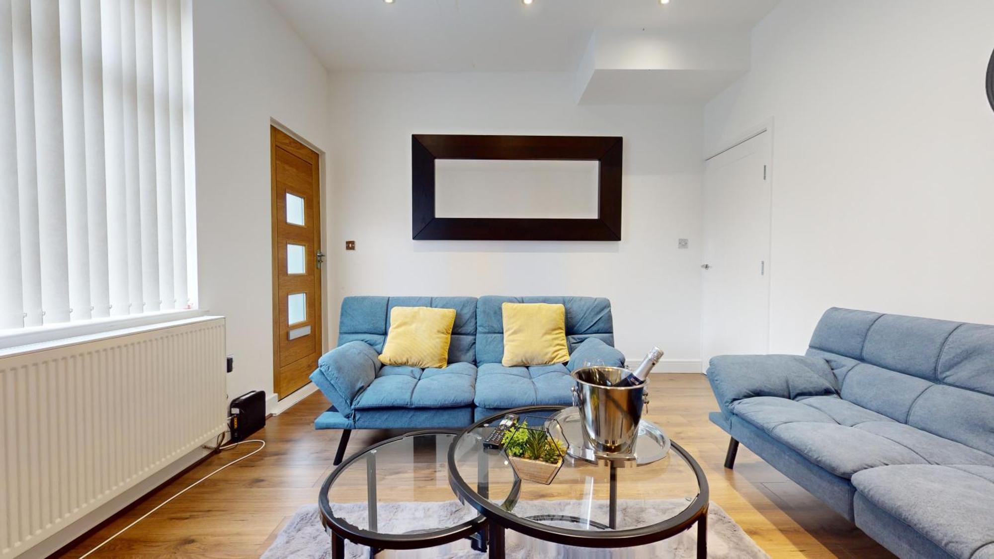 4bed And 4bath House Near Centre With Free Wifi Holiday home