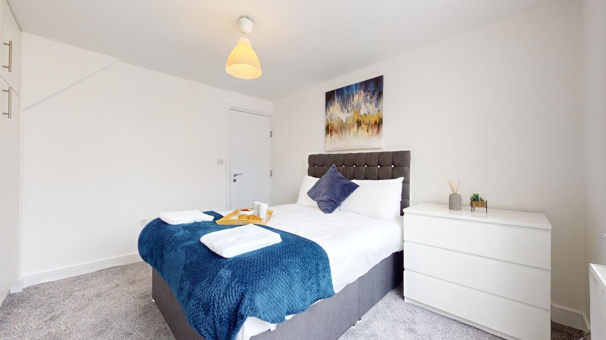 Holiday home 4bed And 4bath House Near Centre With Free Wifi *