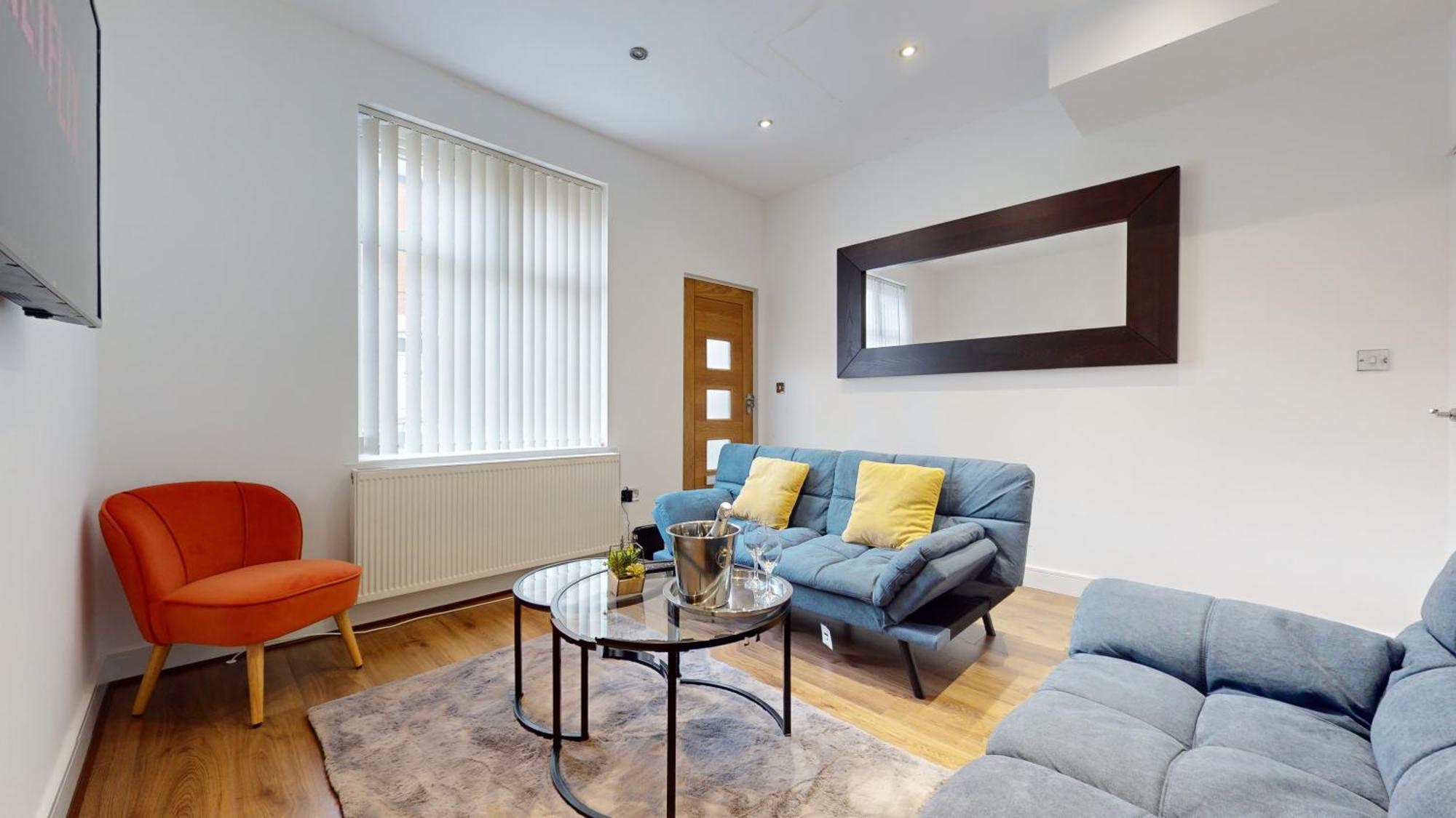 Holiday home 4bed And 4bath House Near Centre With Free Wifi
