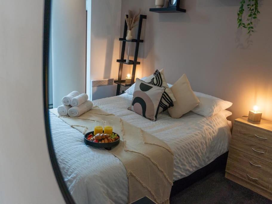 Elegant City Centre Penthouse- Work & Relaxation * Sheffield