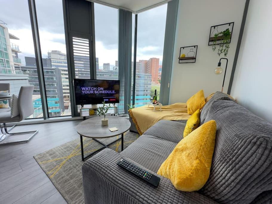 Apartment Elegant City Centre Penthouse- Work & Relaxation Sheffield