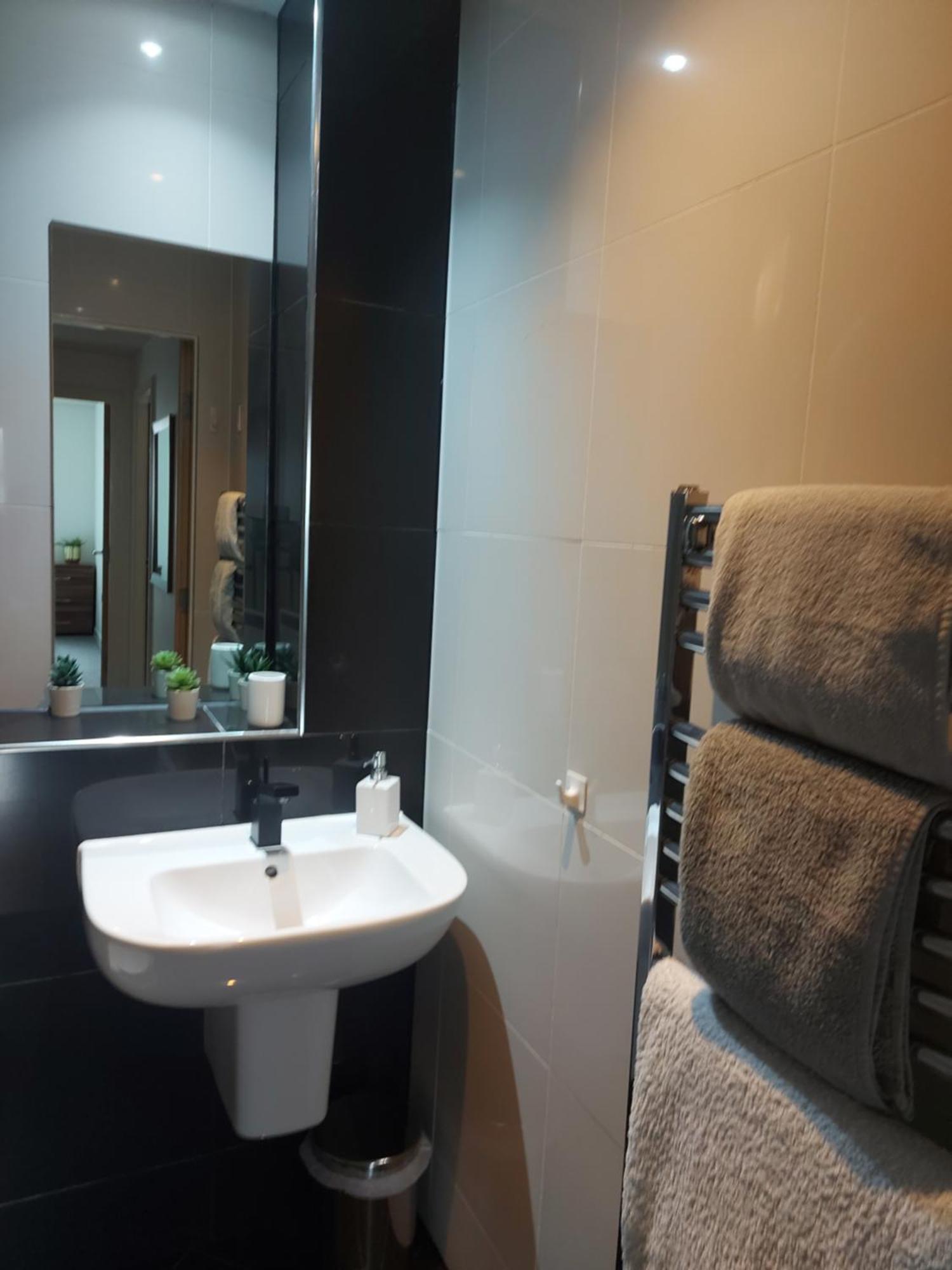 Spacious 2-bedroom Near Ponds Forge, Crucible Theatre And Universities