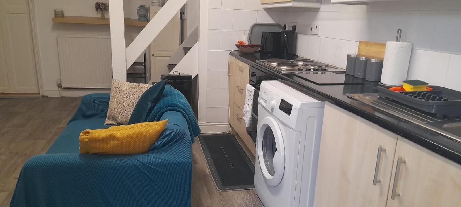 Hilltop Place Flat Above 250 * Sheffield