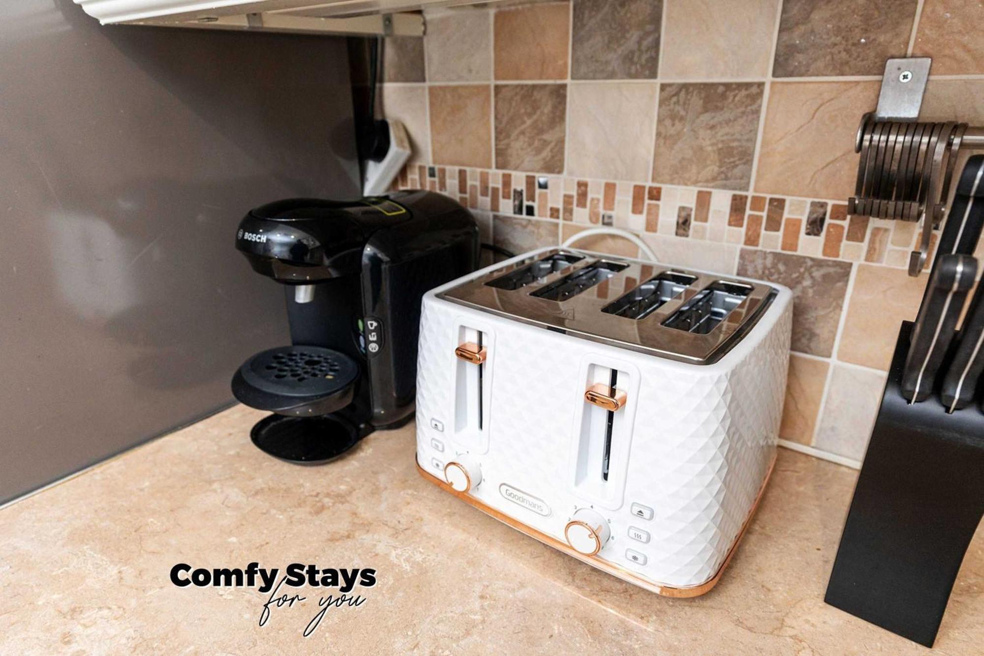 Apartment 3-bed - Sleeps Up To 6 - Near Centre - Free Parking
