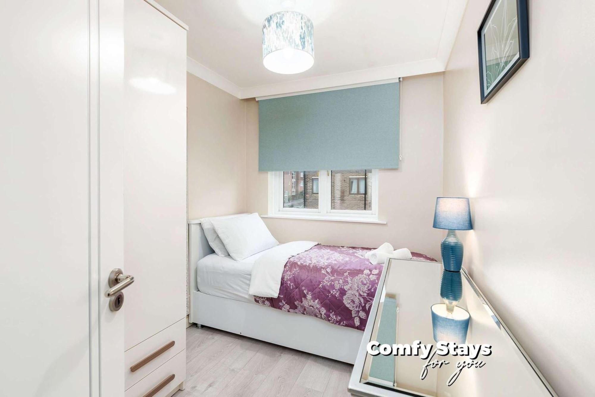 Apartment 3-bed - Sleeps Up To 6 - Near Centre - Free Parking *