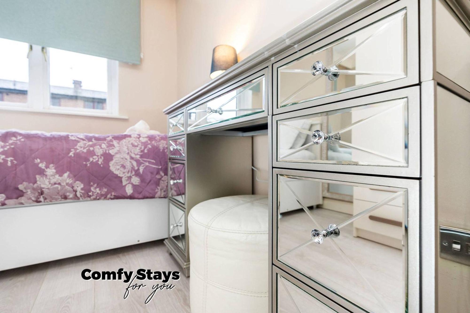 3-bed - Sleeps Up To 6 - Near Centre - Free Parking * Sheffield