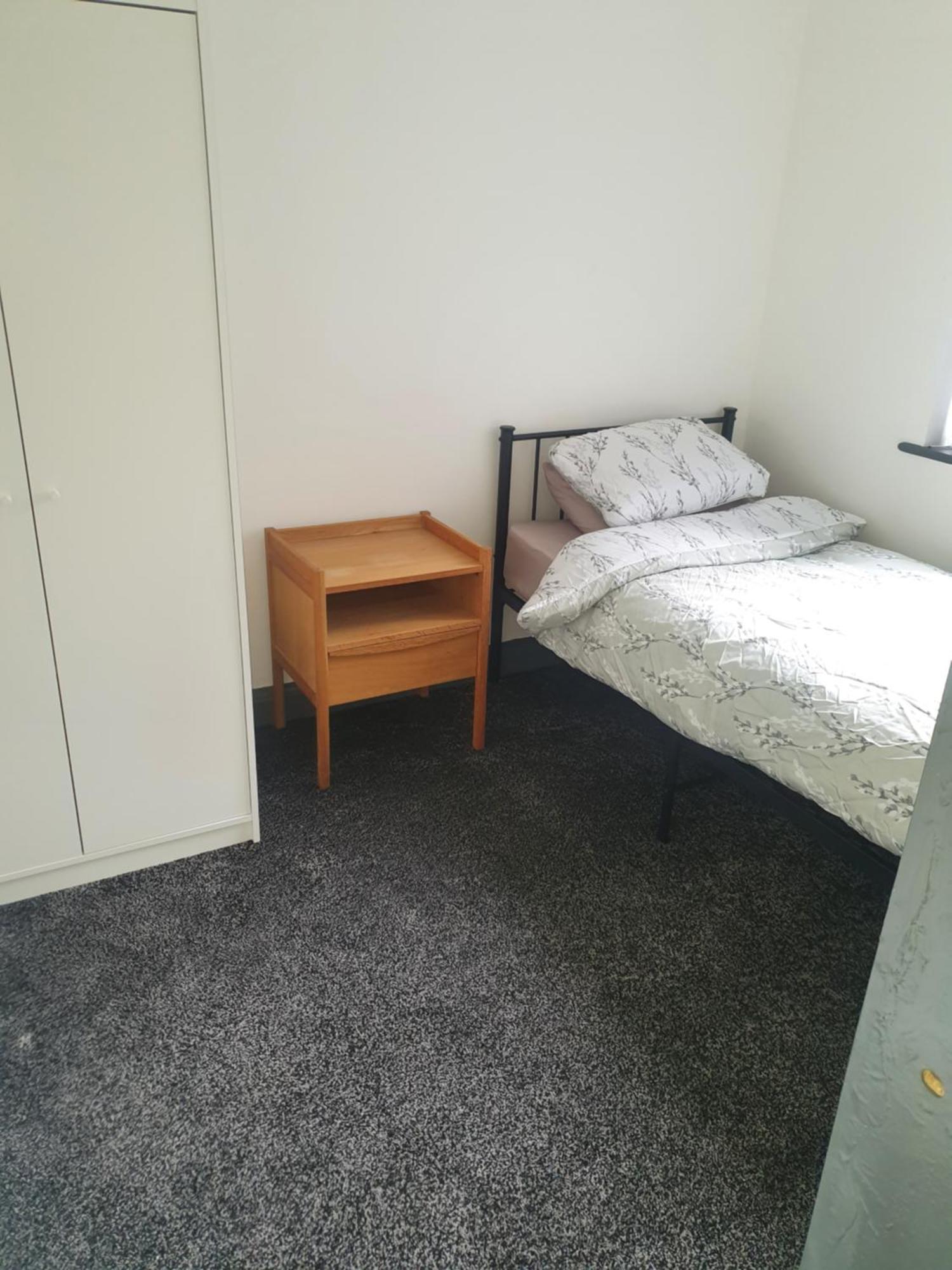 Double Bed In Meadowhall, Tinsley