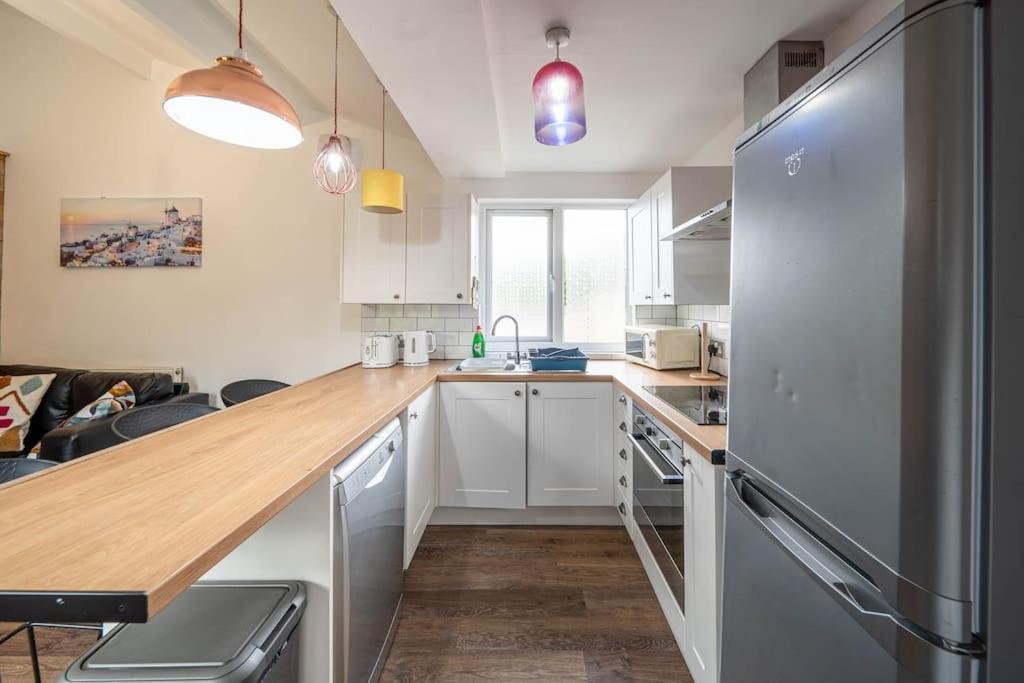 A Cozy Close To Centre Sheffield
