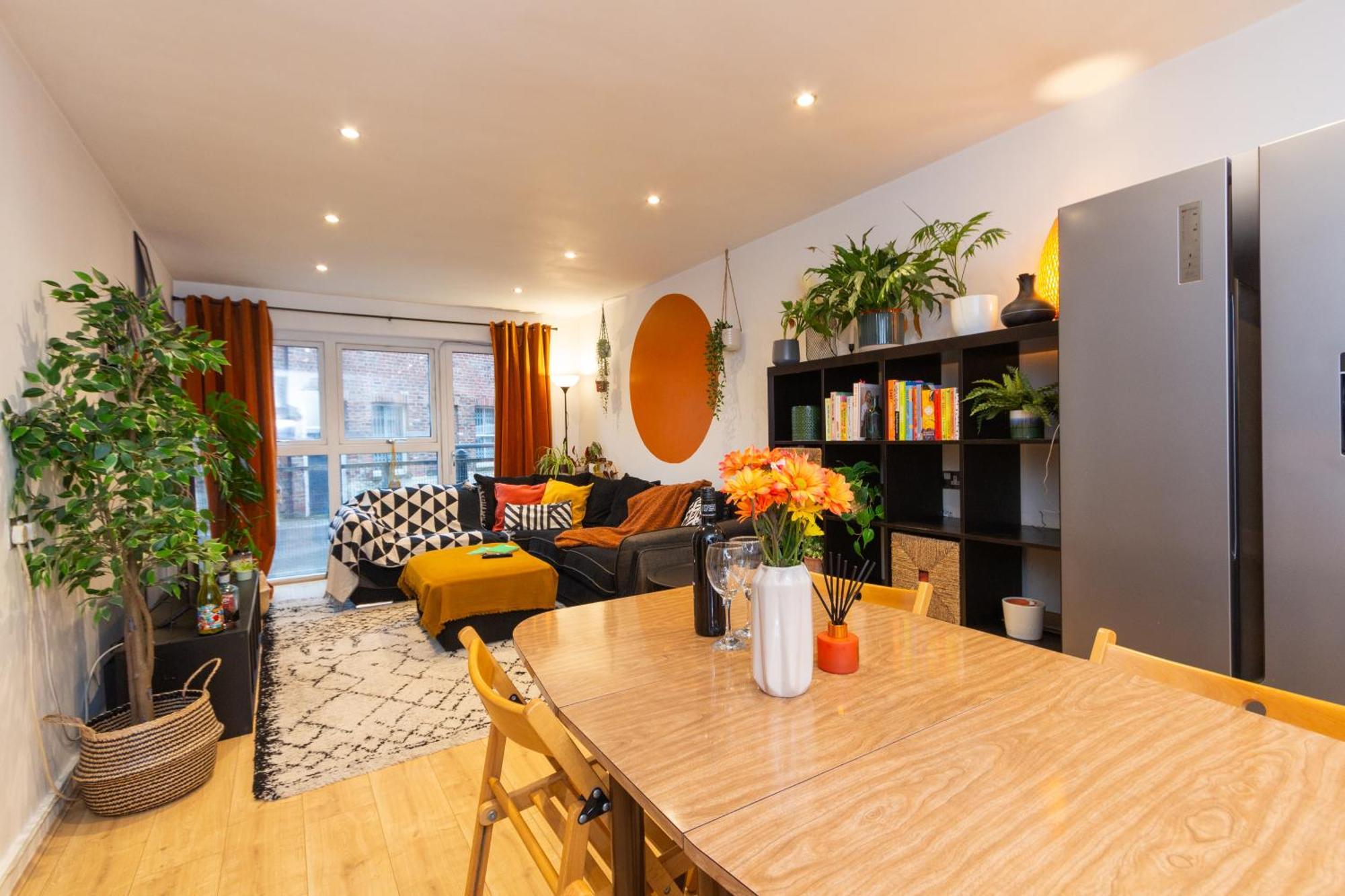 Modern Retreat - 2bd With Lush Greenery At Apartment Sheffield