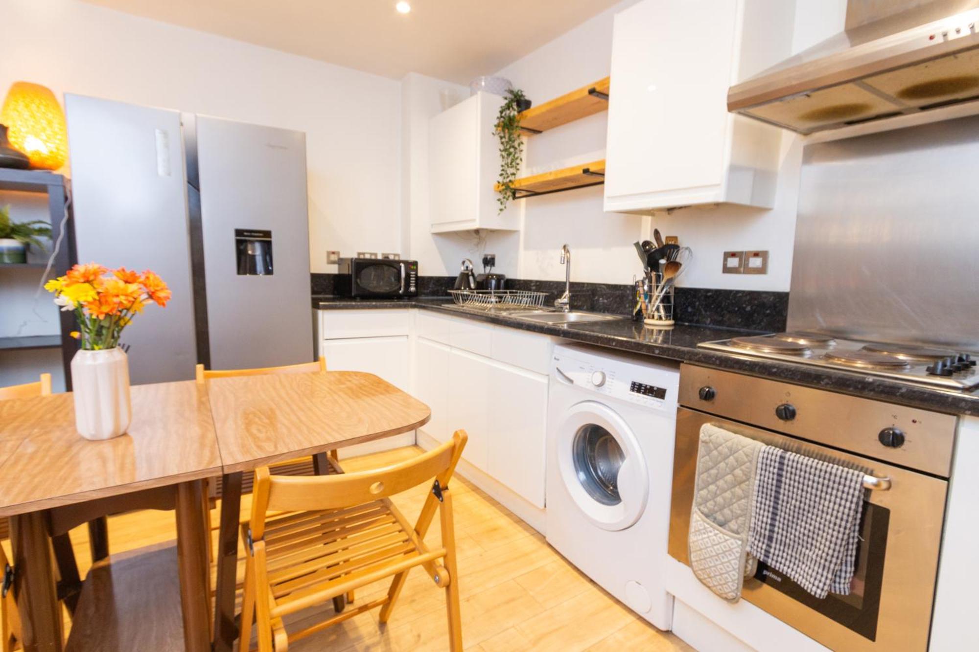 Modern Retreat - 2bd With Lush Greenery At * Sheffield
