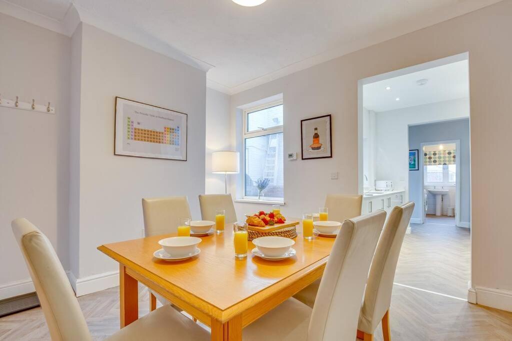 New Spacious Comfort Ideal 3bedroom Hideaway Holiday home *