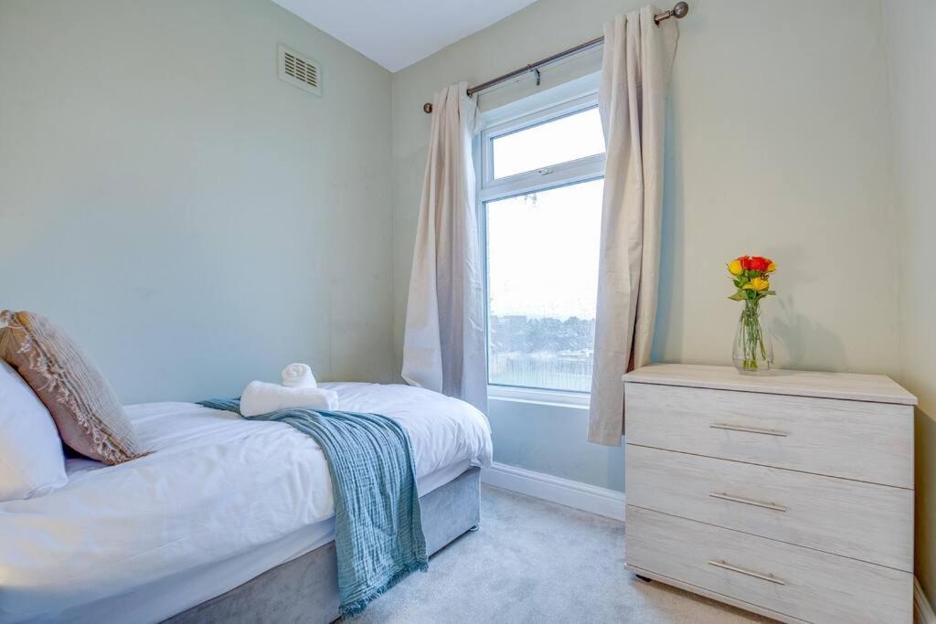 New Spacious Comfort Ideal 3bedroom Hideaway Holiday home *