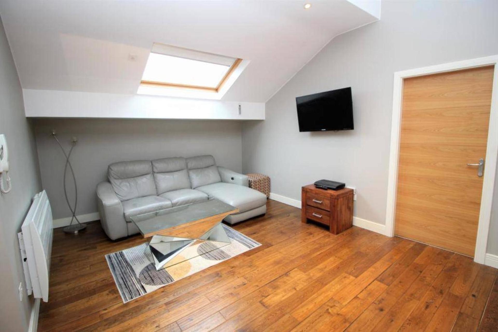 Retreat - Modern * Sheffield
