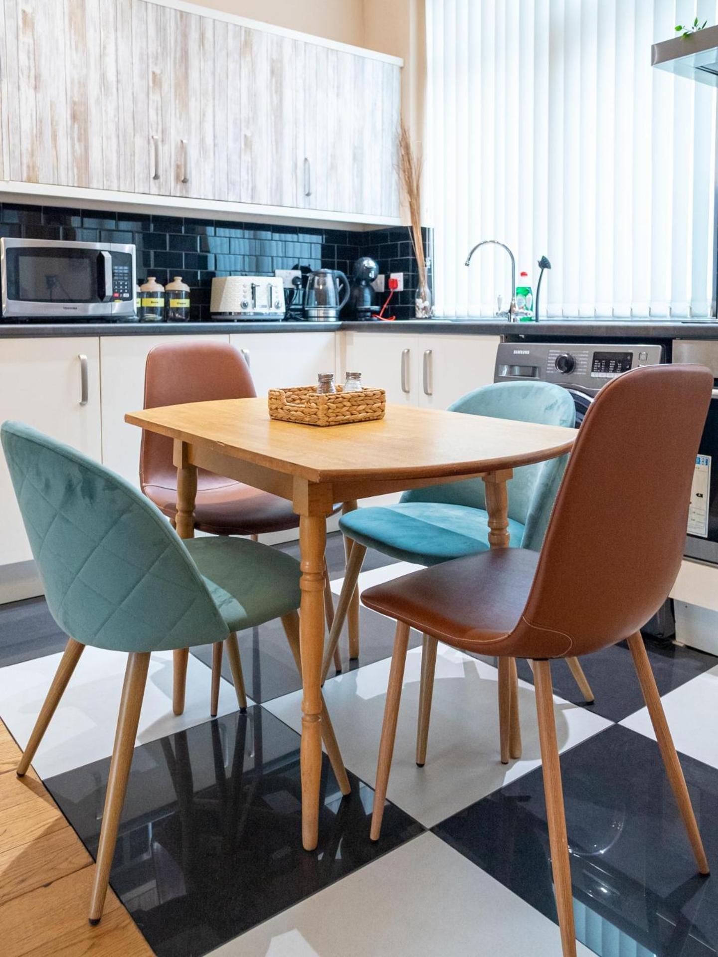 Apartment Creative & Cheerful By Avo In *