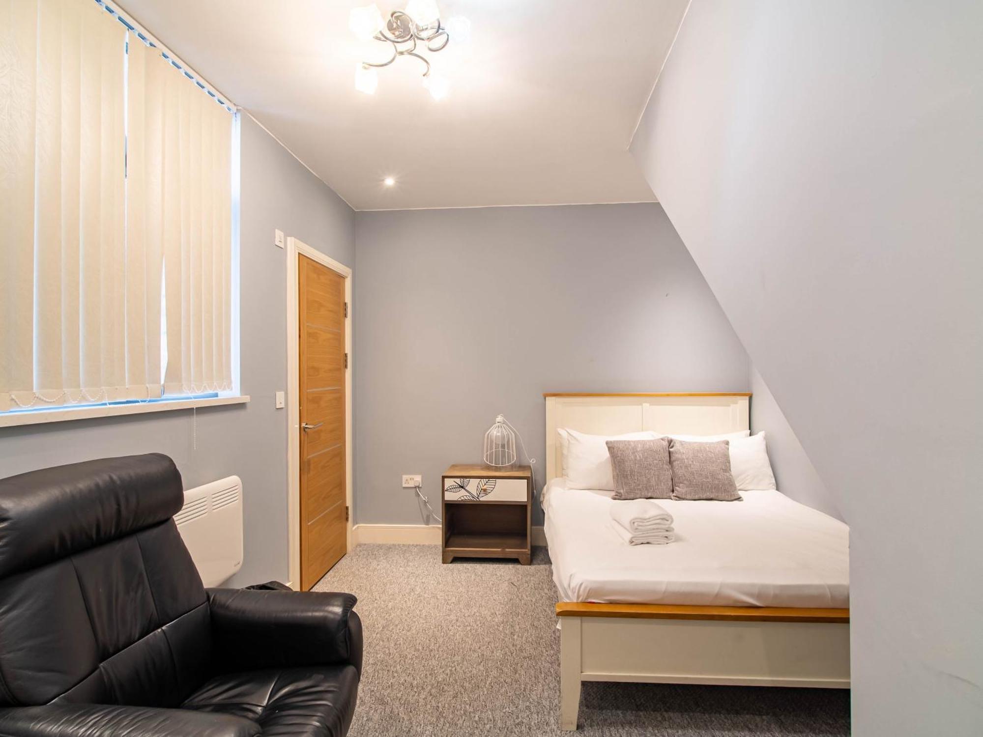 Ebenezer Street Retreat - Spacious 4 Bedroom House * Sheffield