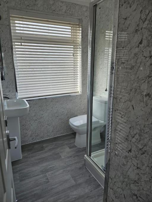 Holiday home 4 Bed House With Pool Table Free Parking En