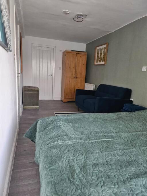 Holiday home 4 Bed House With Pool Table Free Parking En