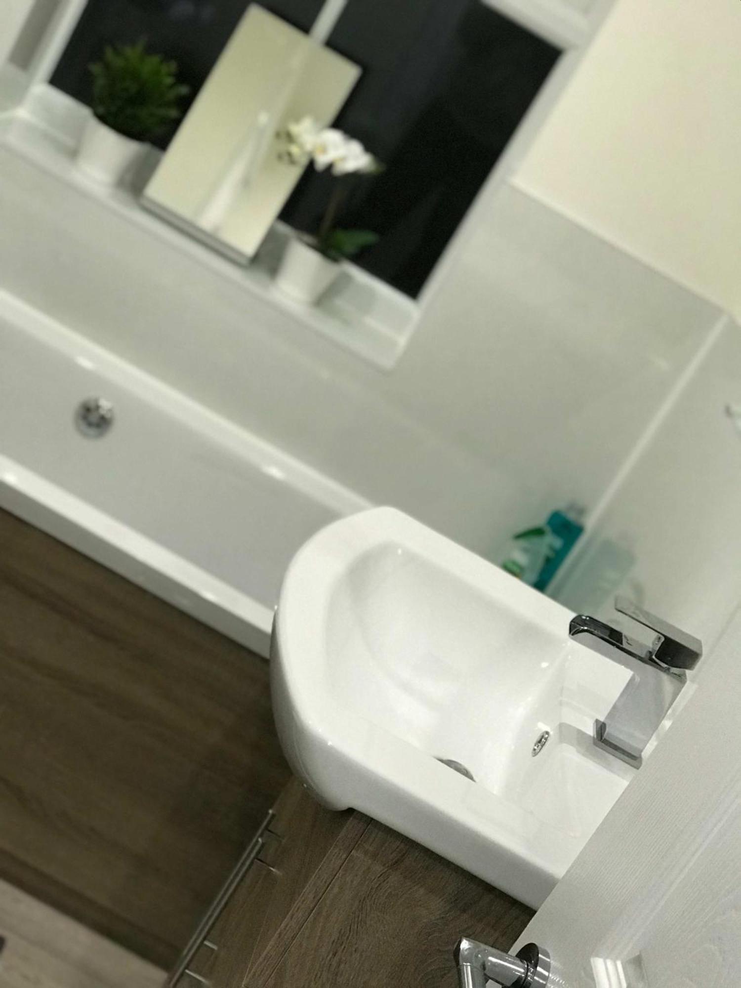 Modern 2br With Balcony Flat In Langset Road Apartamento